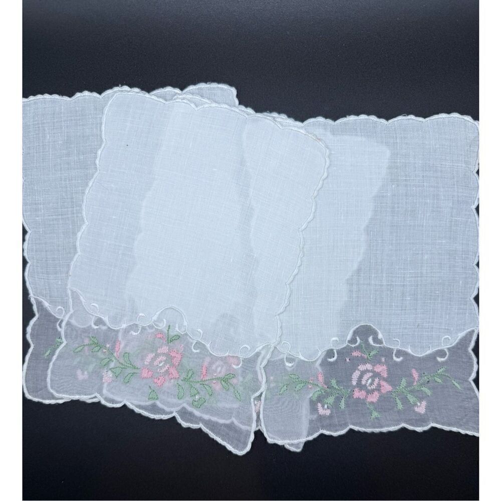 Vintage Linen Embroidered Cocktail/Tea Napkins Set of 4 - Picture 6 of 7